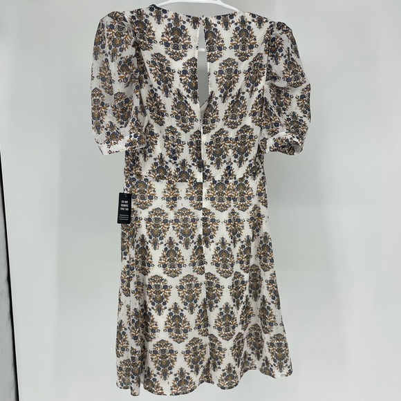 EXPRESS NWT PAISLEY PUFF SLEEVE FIT AND FLARE DRESS WHITE GOLD BLUE XS - Picture 3 of 9